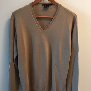 Men’s Gucci v neck sweater